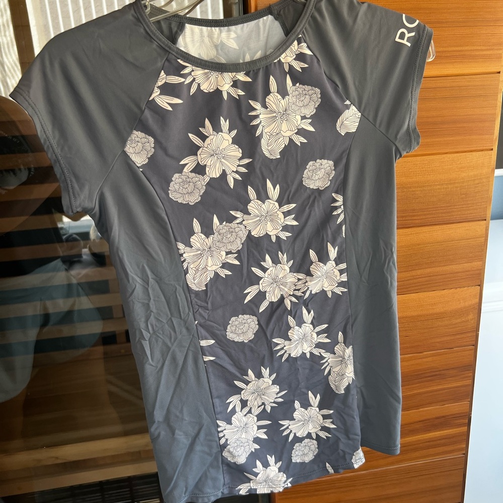 Roxy Gray Floral Women's rash guard swim Top